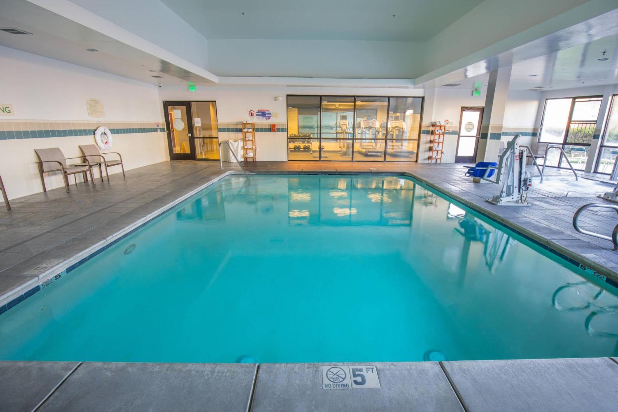 Courtyard By Marriott Merced Exteriör bild