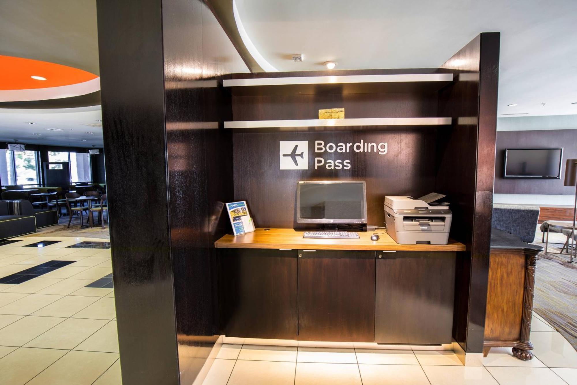 Courtyard By Marriott Merced Exteriör bild