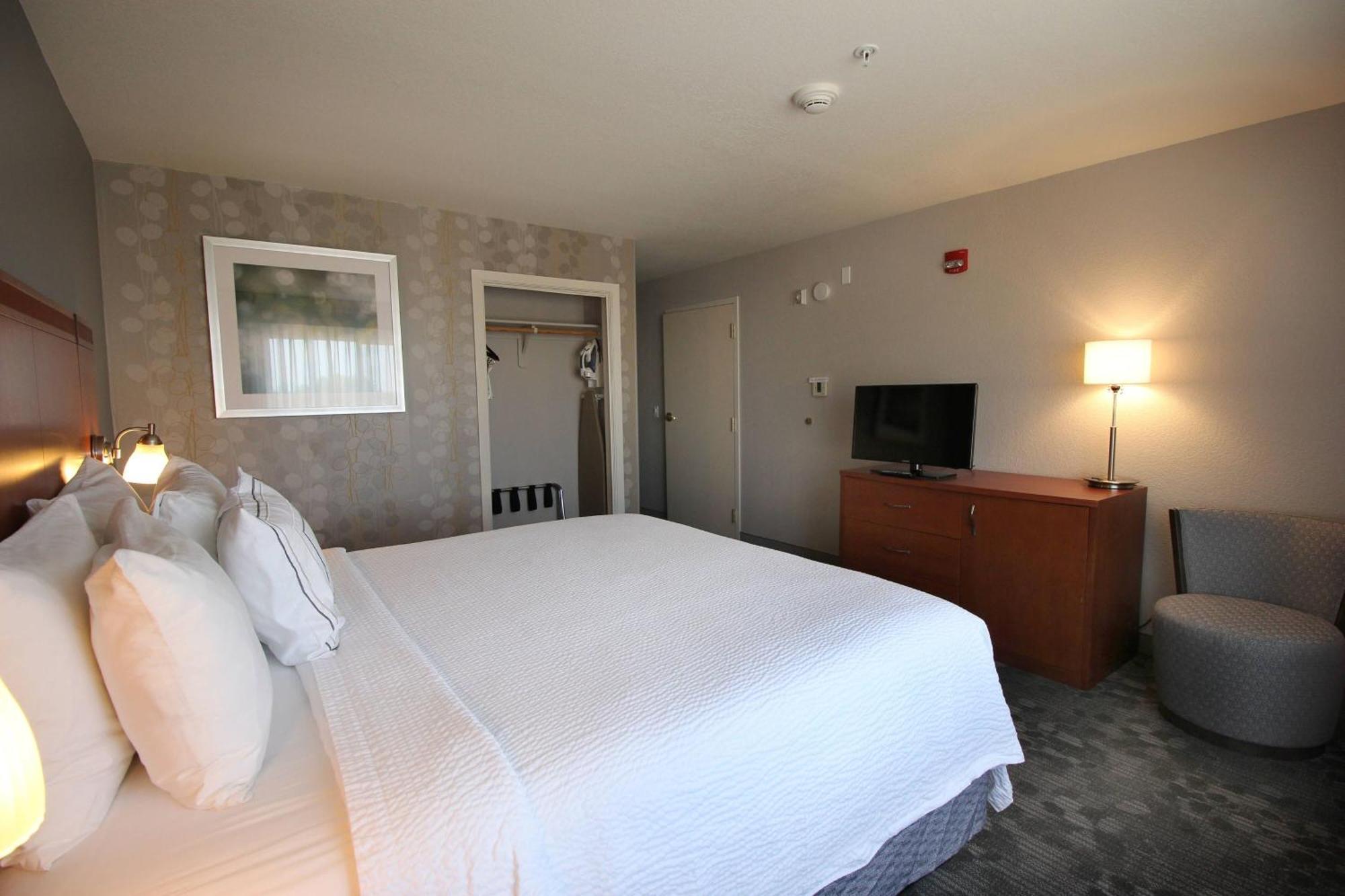 Courtyard By Marriott Merced Exteriör bild