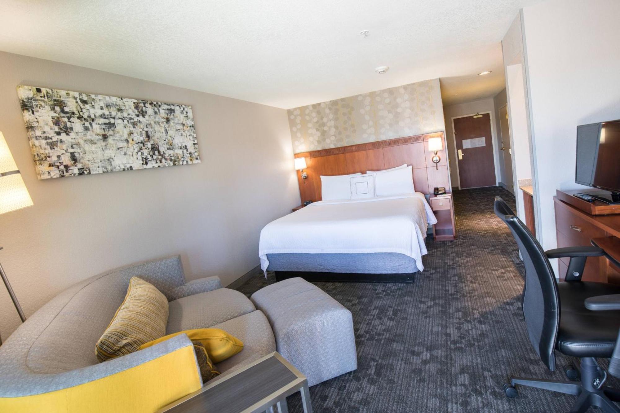 Courtyard By Marriott Merced Exteriör bild