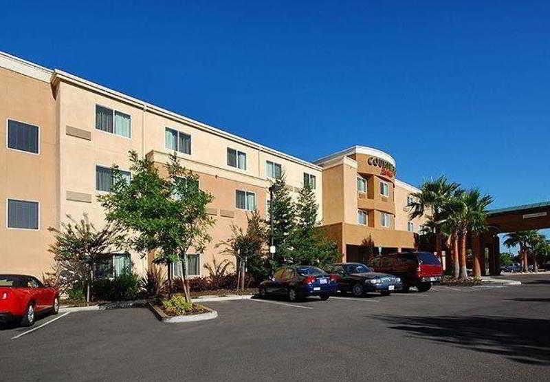 Courtyard By Marriott Merced Exteriör bild