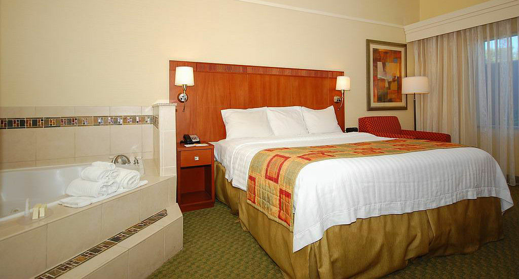 Courtyard By Marriott Merced Exteriör bild
